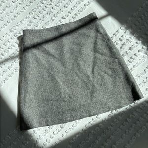 Aritzia - Wilfred wool mini skirt - Size 00